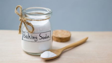 5 mẹo giảm mùi hôi nách - baking soda